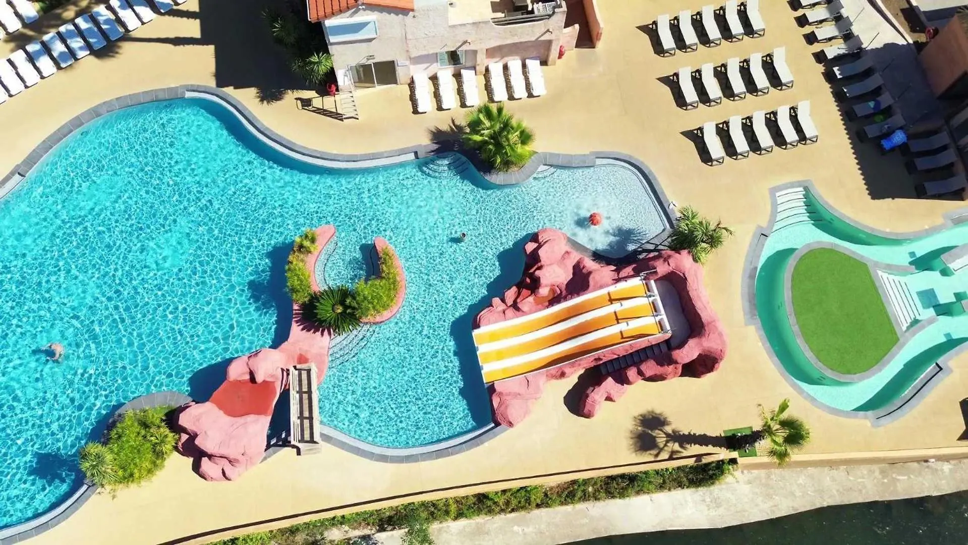 Camping 4 Etoiles - Parc Aquatique - Eece0H Saint-Raphael  Campsite Saint-Raphael (Var)