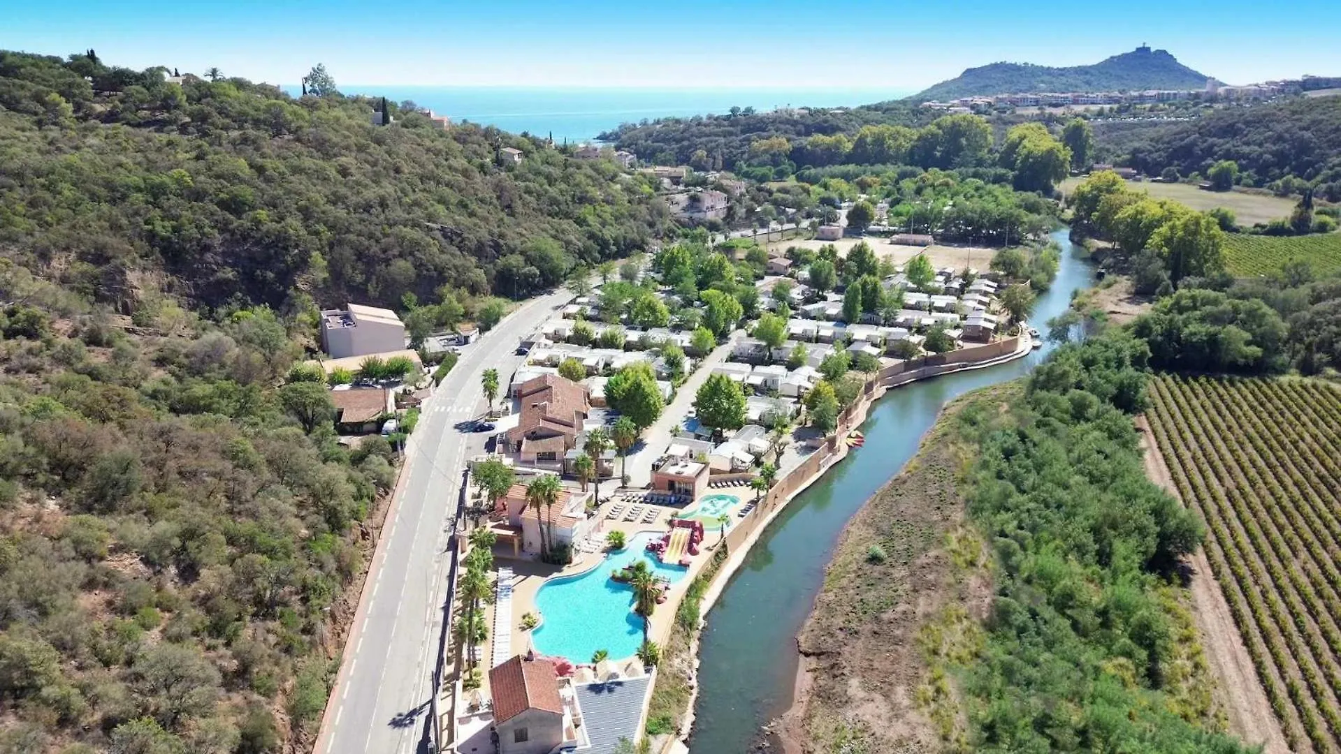 Campsite Camping 4 Etoiles - Parc Aquatique - Eece0H Saint-Raphael  France