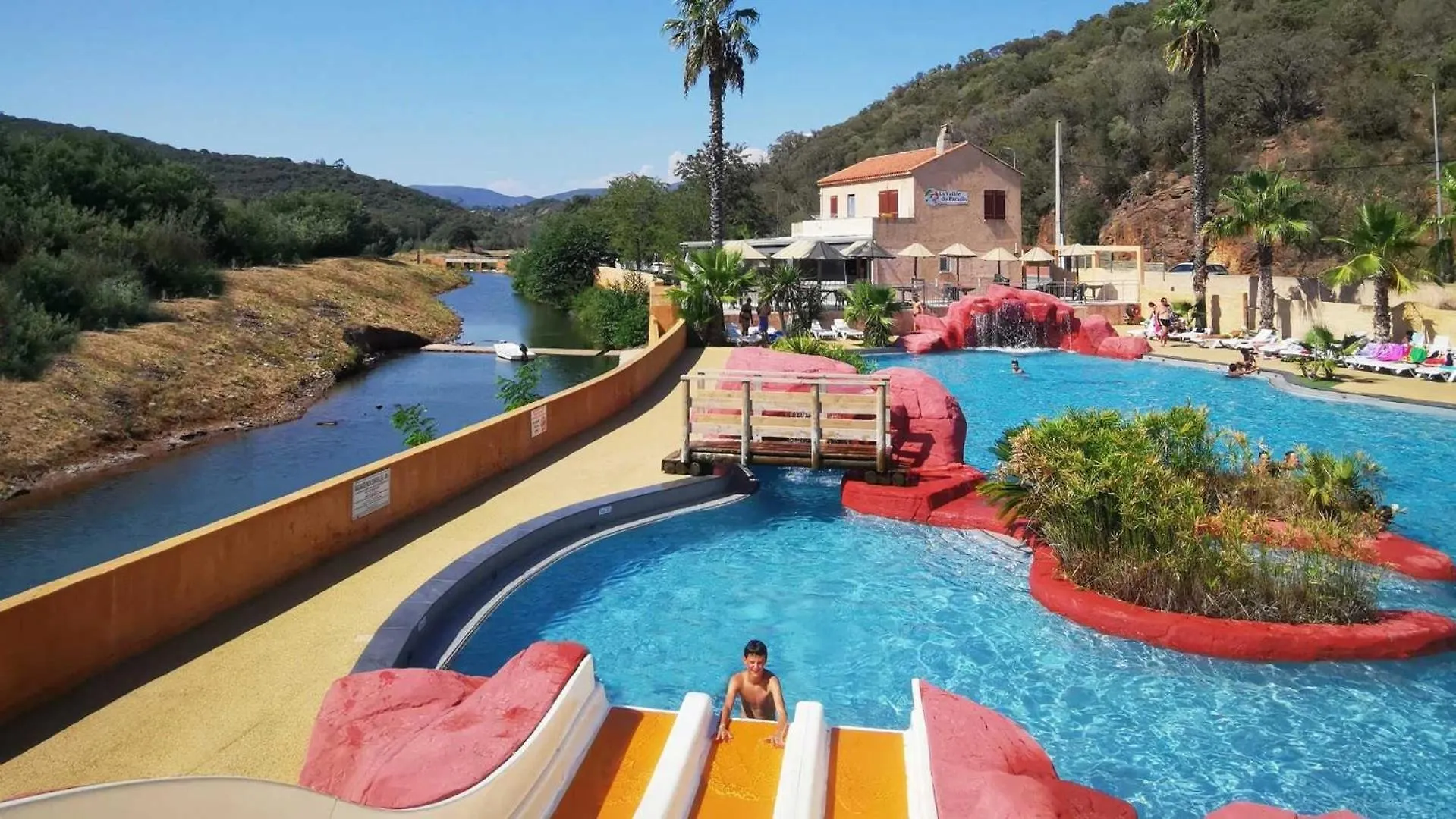 Camping 4 Etoiles - Parc Aquatique - Eece0H Saint-Raphael  0*, Saint-Raphael (Var)