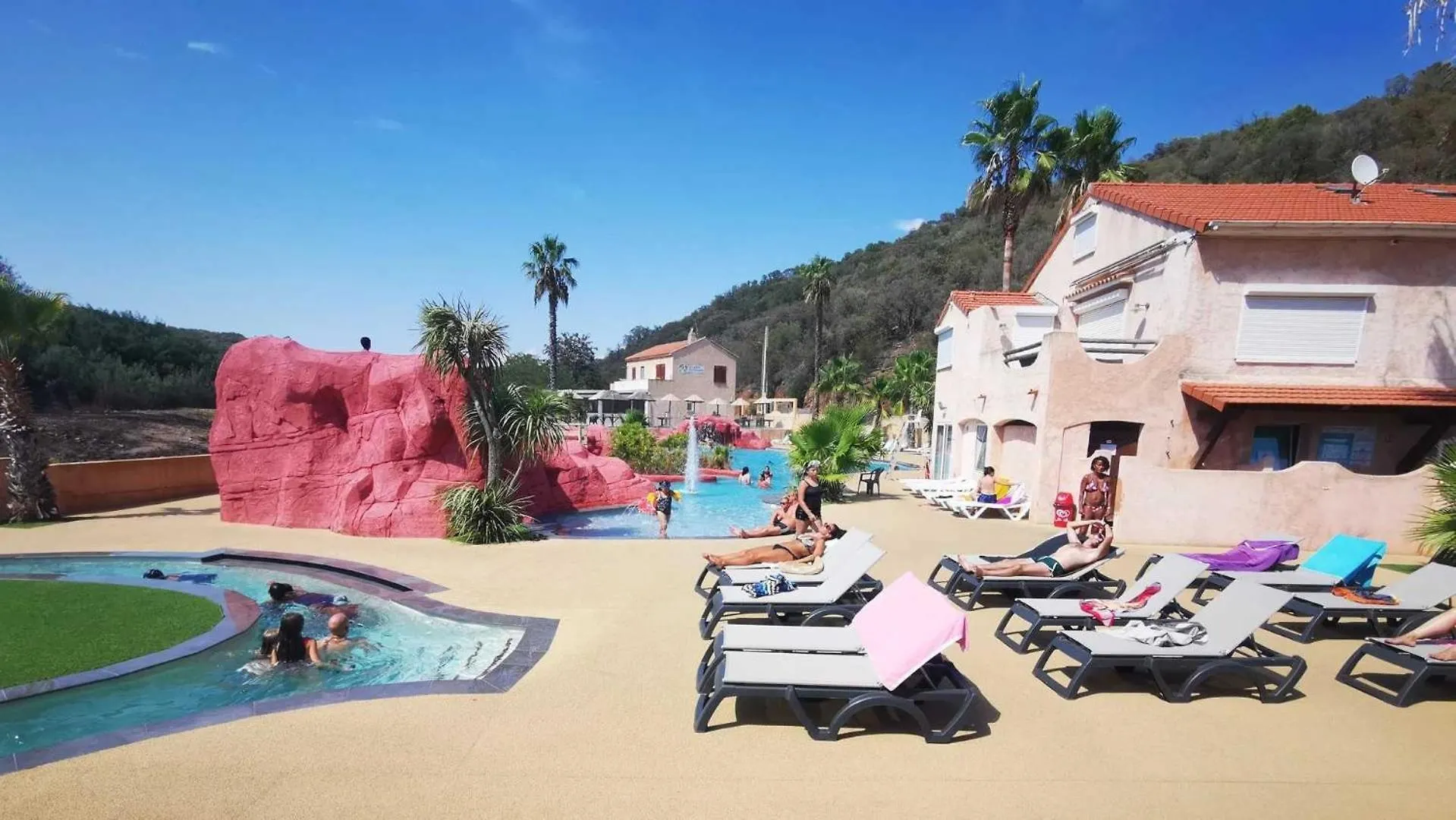 Camping 4 Etoiles - Parc Aquatique - Eece0H Saint-Raphael  Campsite